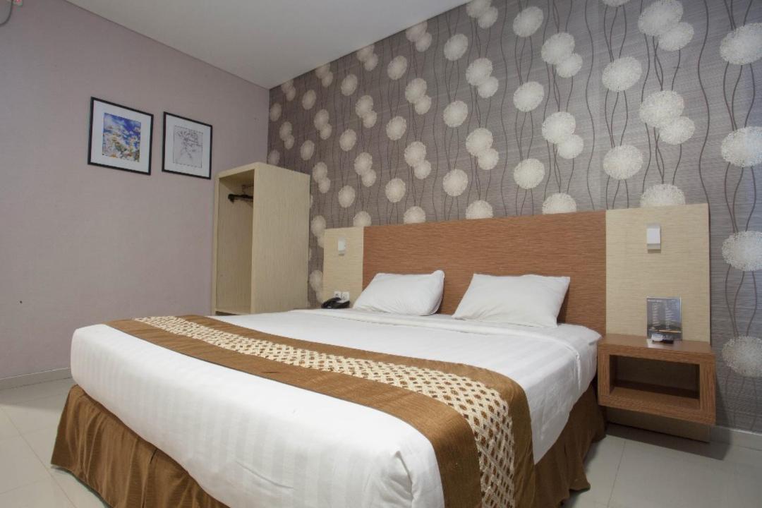 Neo Cempaka Hill Hotel Jember Exterior photo