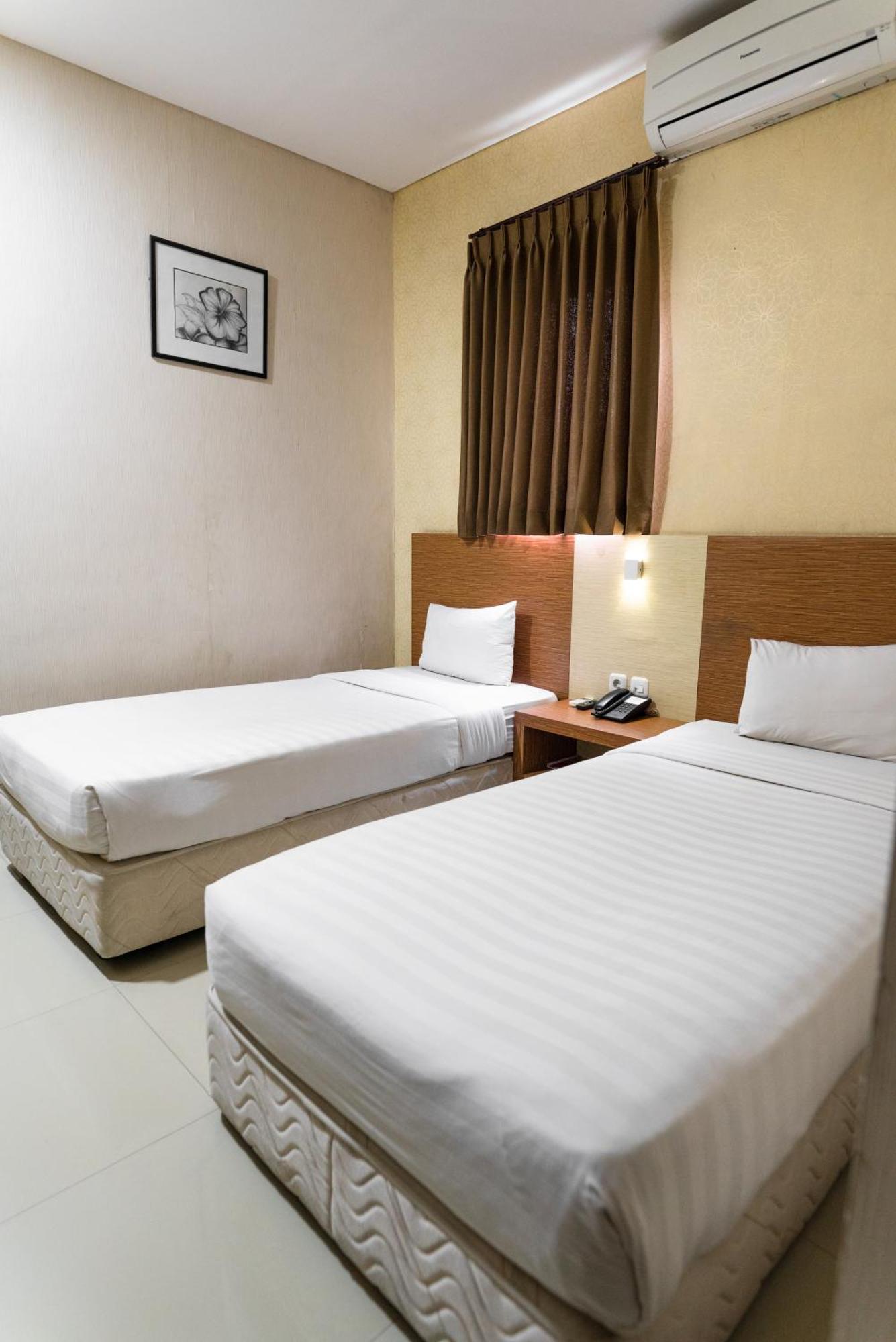 Neo Cempaka Hill Hotel Jember Exterior photo