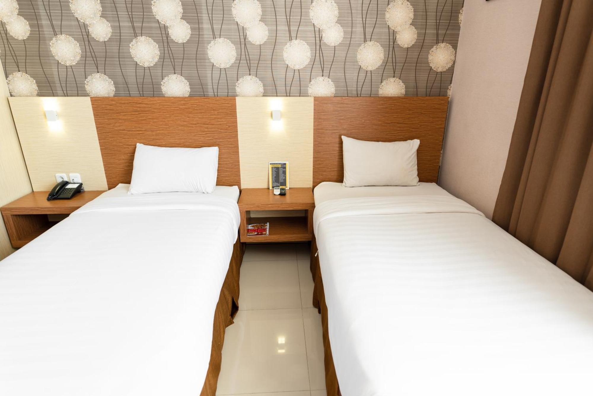 Neo Cempaka Hill Hotel Jember Exterior photo